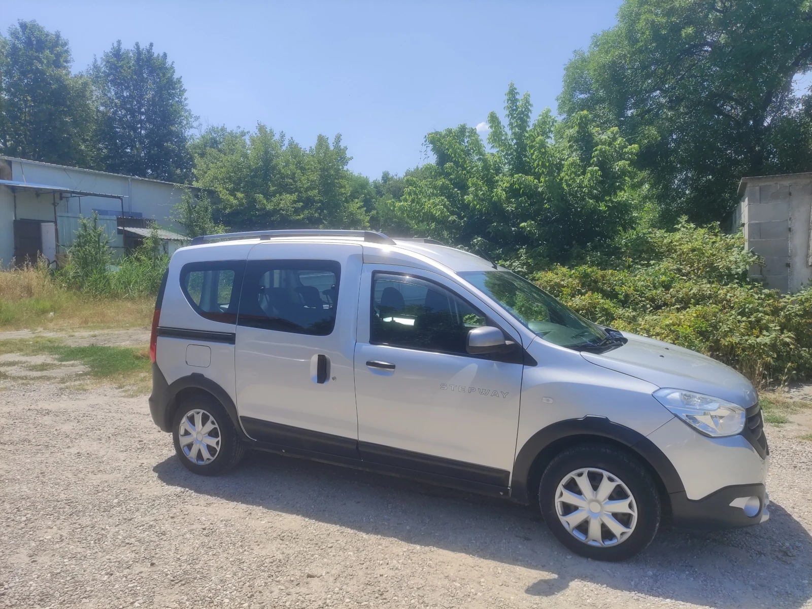 Dacia Dokker 1.5dci като нов 120000km навигация step way, снимка 4 - Автомобили и джипове - 55107649