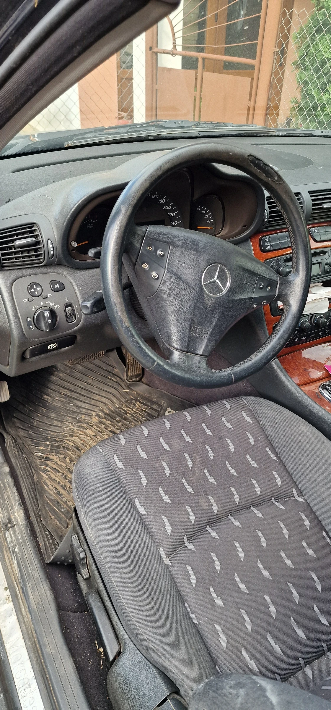 Mercedes-Benz C 180 Kompressor , снимка 9 - Автомобили и джипове - 55266986