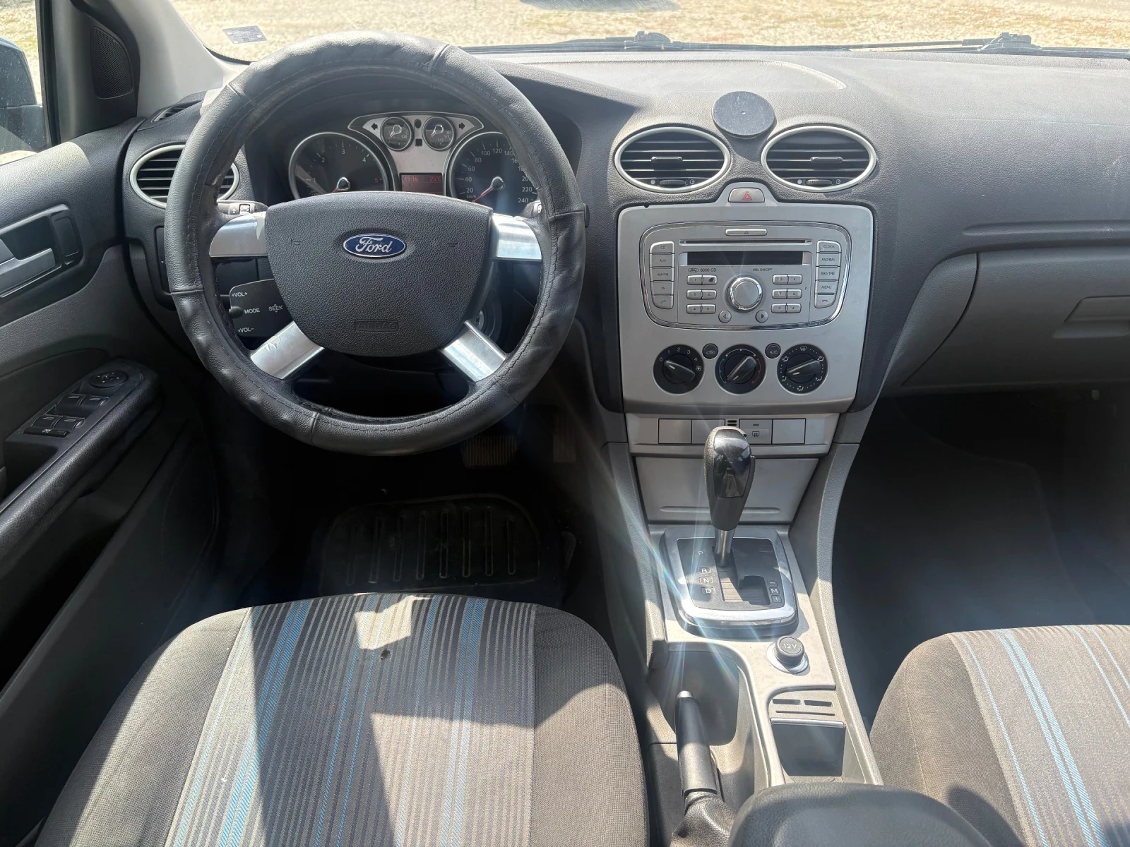 Ford Focus 2.0TDi Automat, снимка 5 - Автомобили и джипове - 55449342