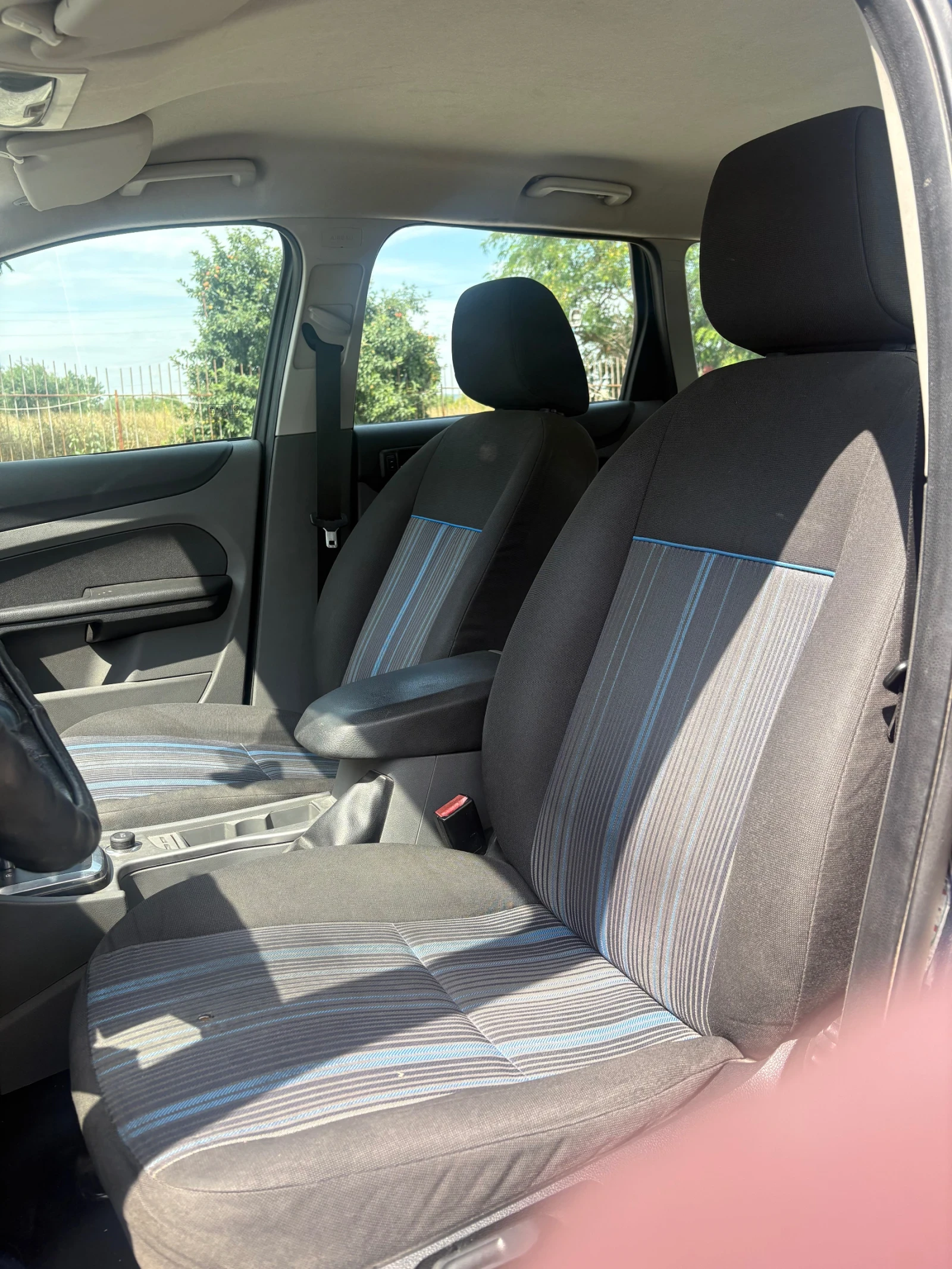 Ford Focus 2.0TDi Automat, снимка 9 - Автомобили и джипове - 55449342