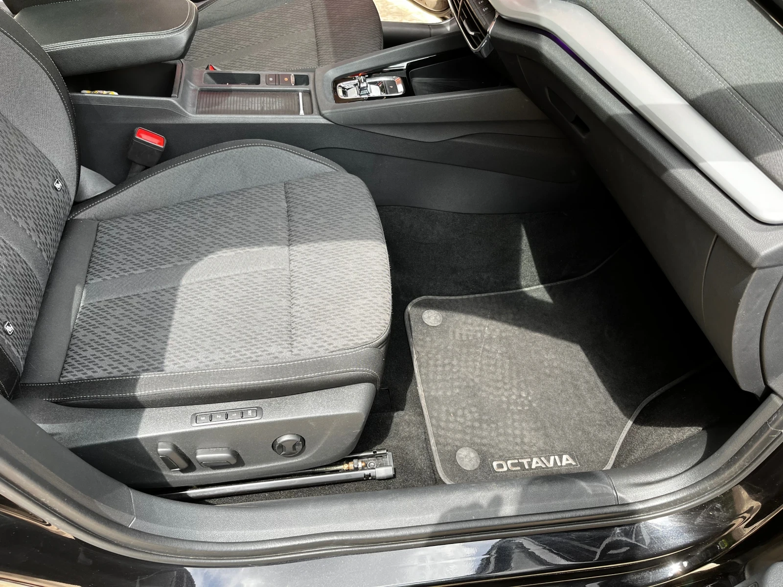 Skoda Octavia First Edition , снимка 5 - Автомобили и джипове - 56339325