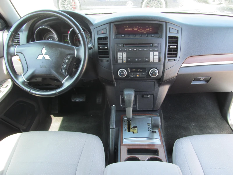 Mitsubishi Pajero 3.8i* 250k.c* avto, снимка 12 - Автомобили и джипове - 47719152