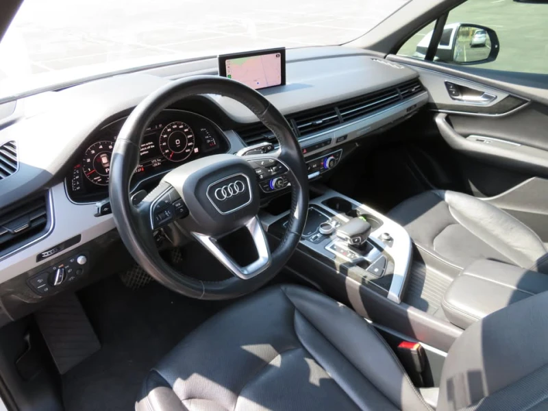 Audi Q7 S-Line TFSI Progressiv w/360* Cam/Pano/CarPlay, снимка 5 - Автомобили и джипове - 53526876