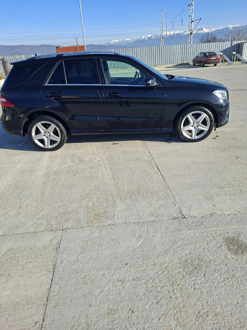 Mercedes-Benz ML 350 AMG* Вакум* Печка* Harman Kardon* Камера, снимка 2 - Автомобили и джипове - 53540063