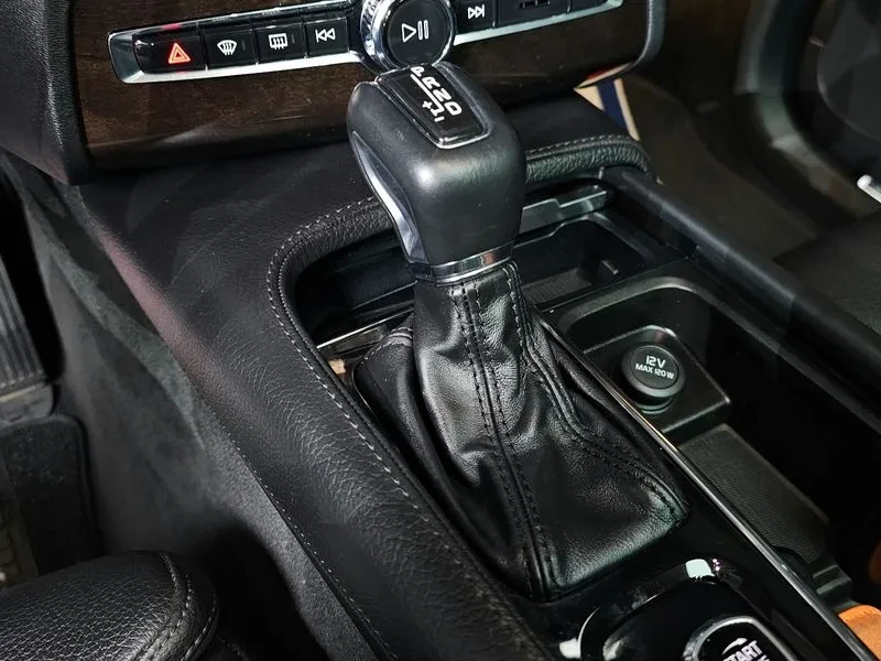 Volvo Xc90, снимка 9 - Автомобили и джипове - 54823313
