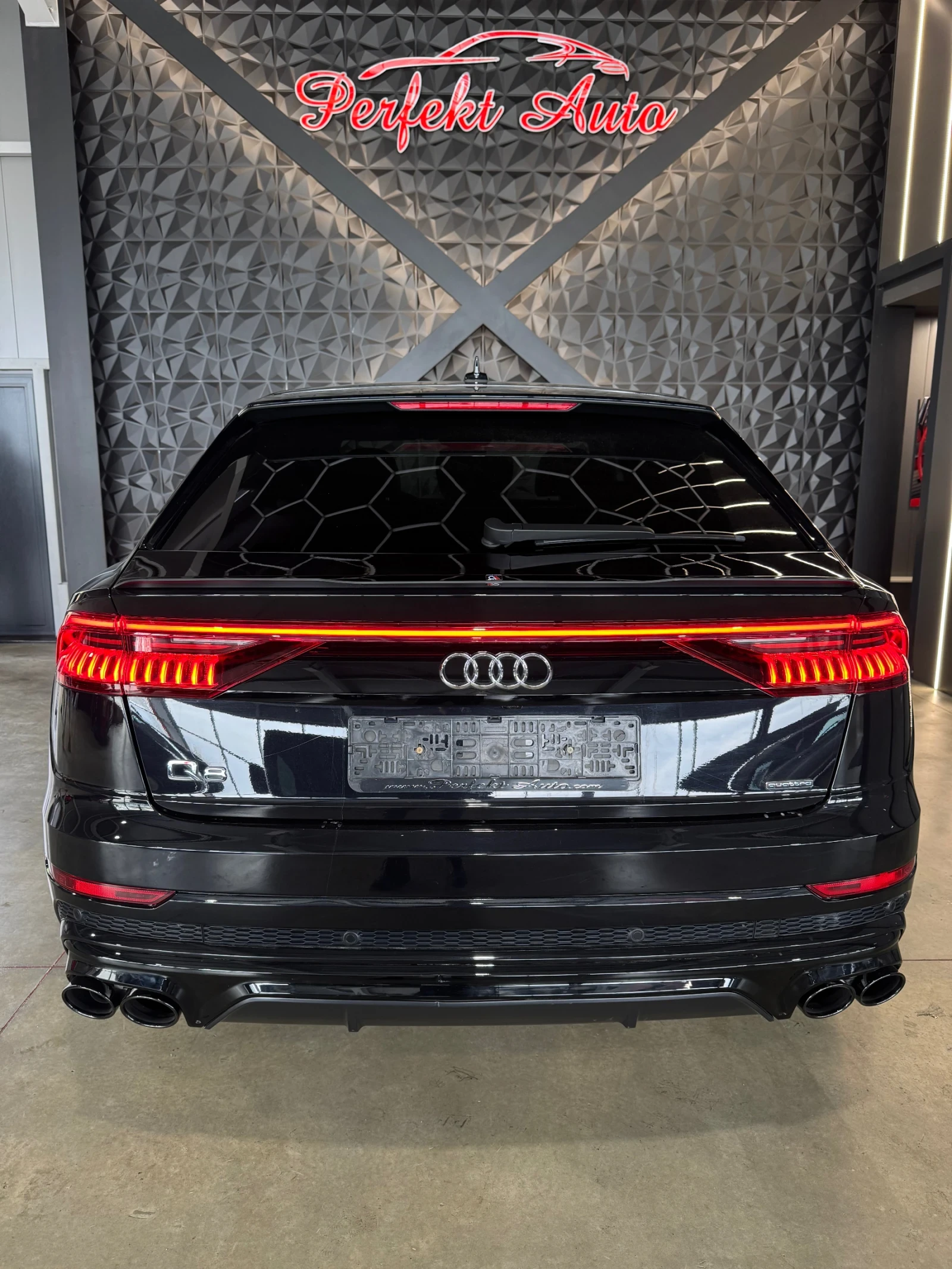 Audi Q8 50 TDI QUATTRO * S LINE * ПАНОРАМА *  - изображение 4