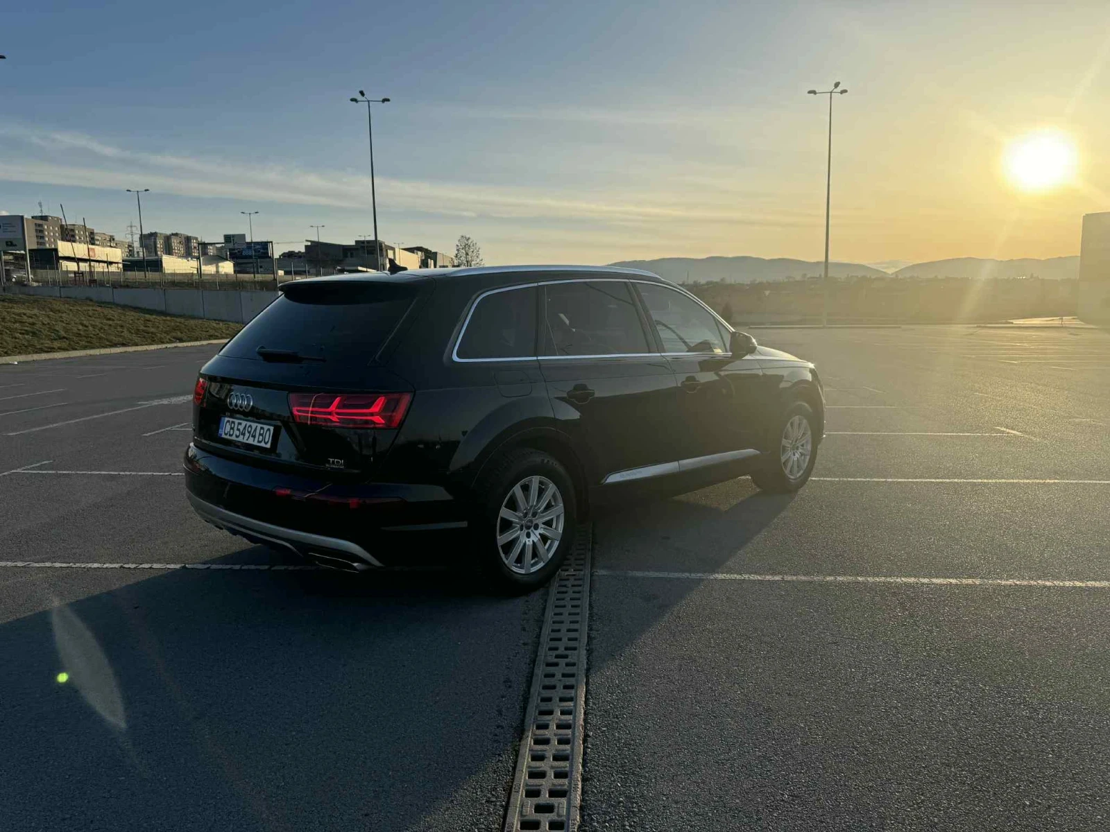 Audi Q7 Дигитал, теглич - изображение 5