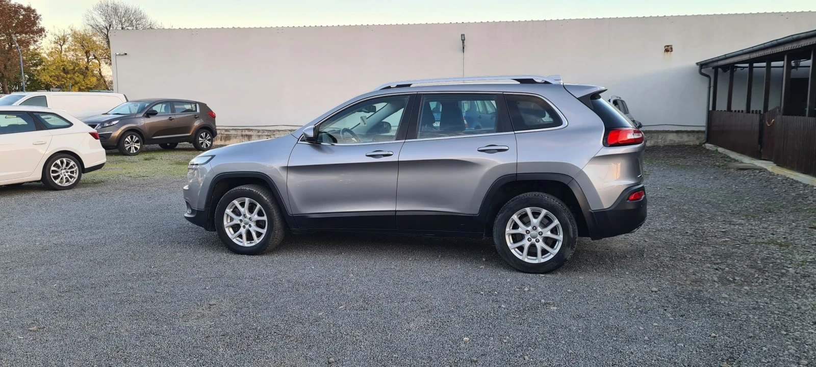 Jeep Cherokee Longitude - изображение 7