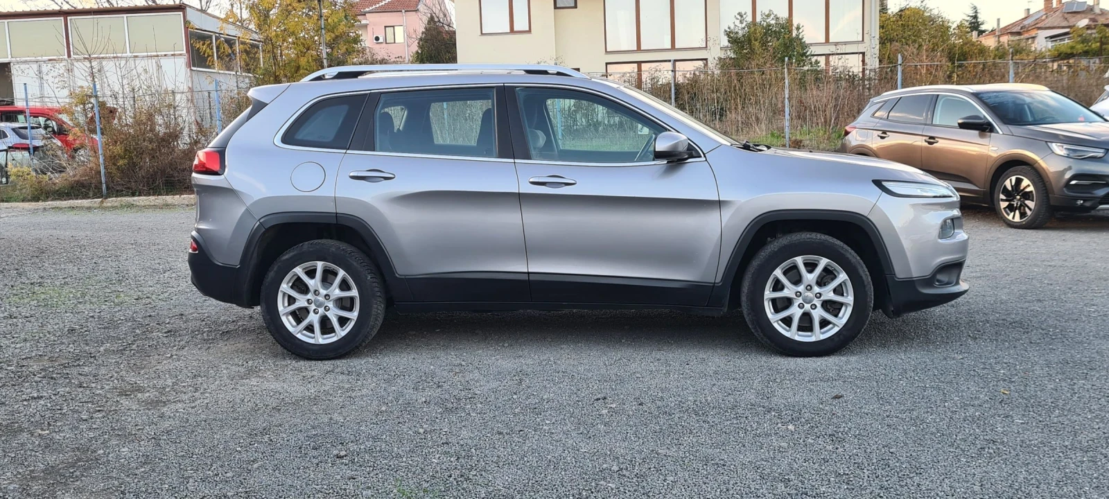 Jeep Cherokee Longitude - изображение 3