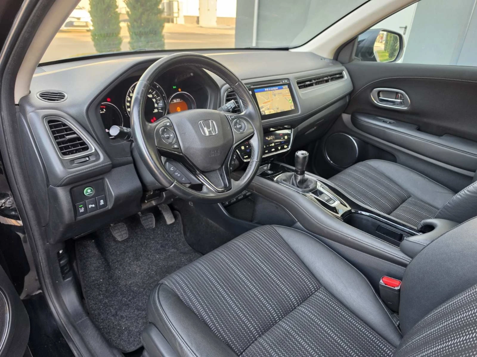 Honda Hr-v Панорама, Фейслифт, Кейлес, Сервизна история. , снимка 14 - Автомобили и джипове - 53838218