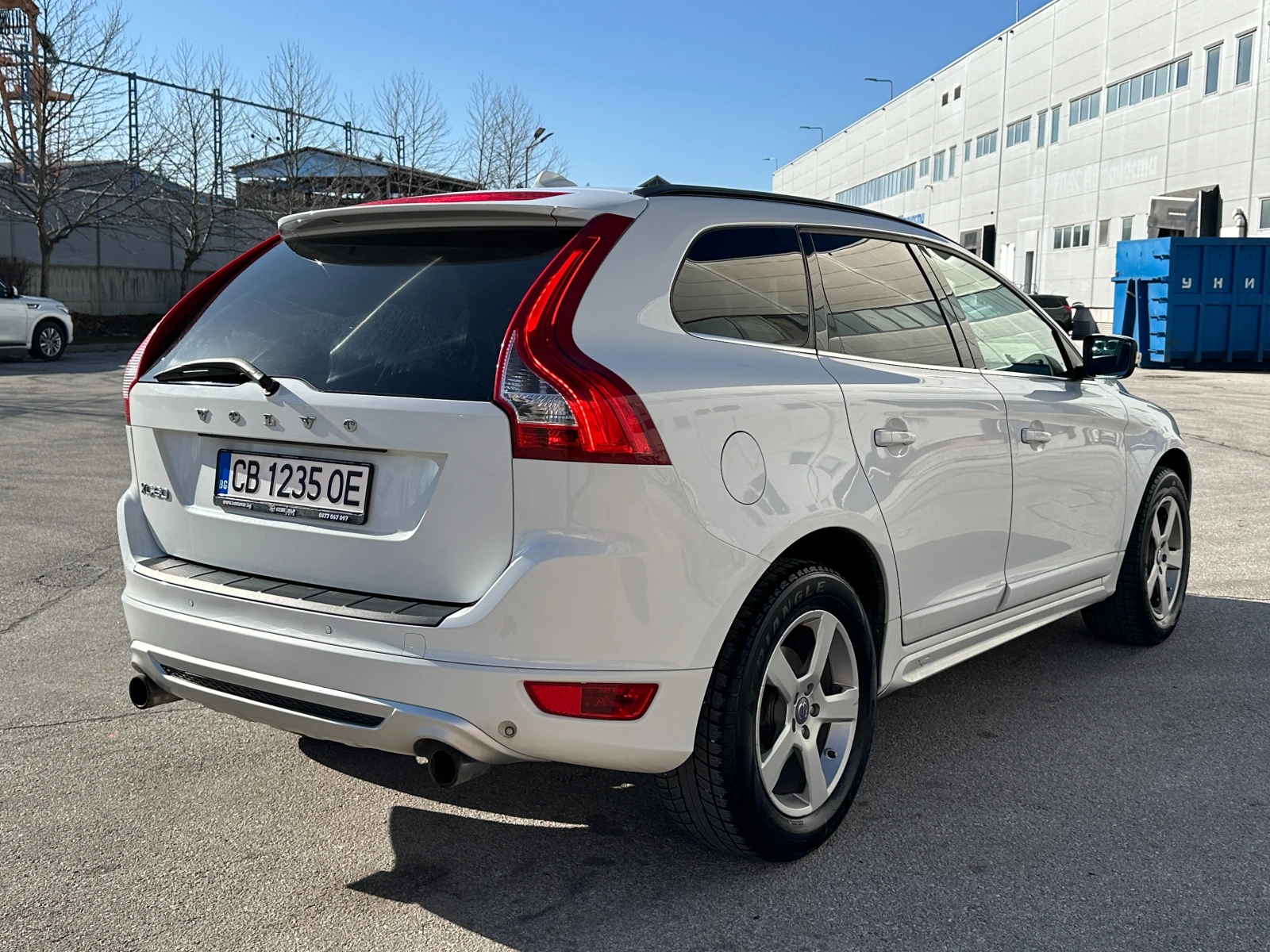 Volvo XC60 R-Line, снимка 4 - Автомобили и джипове - 53874850