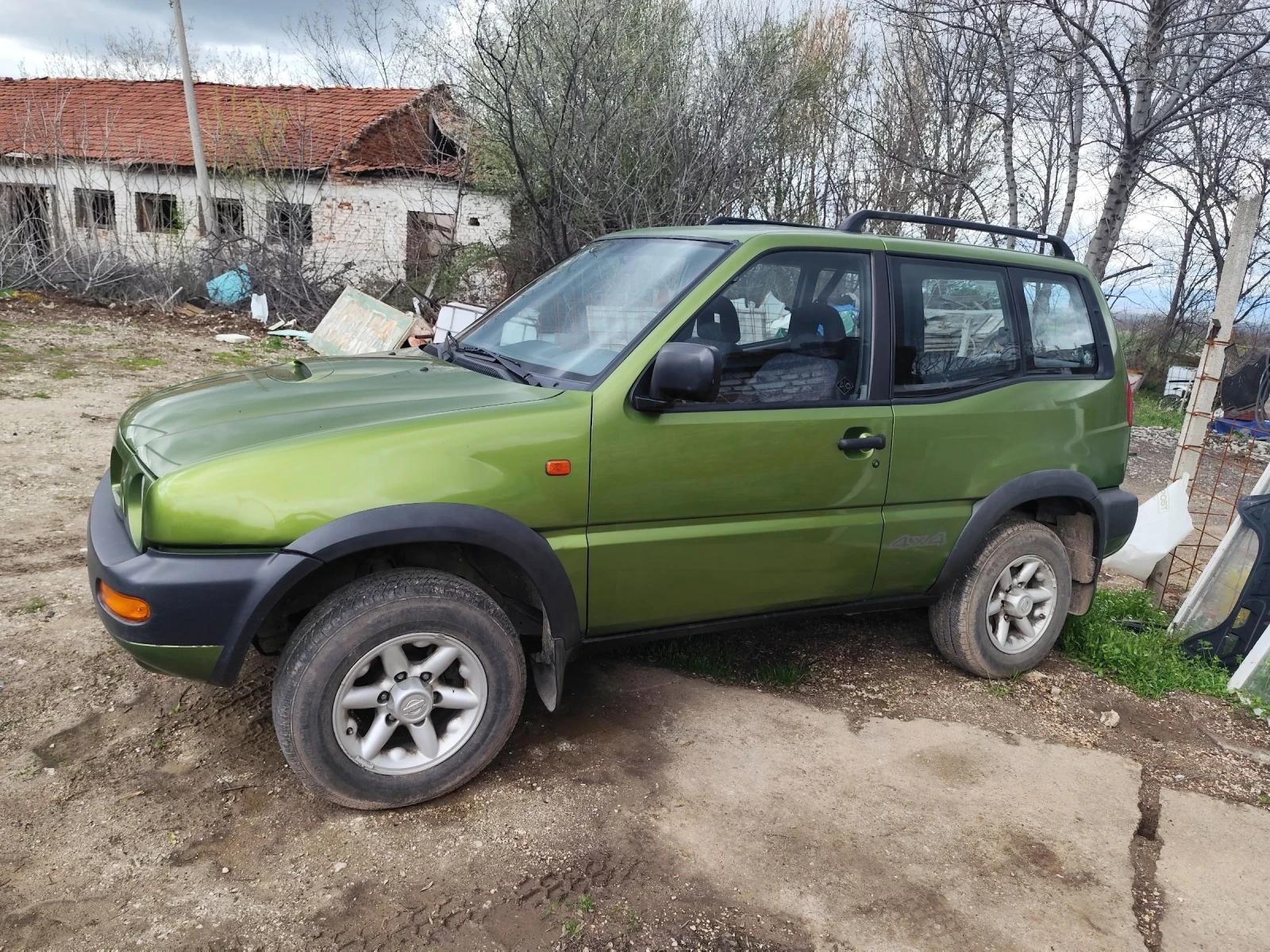 Nissan Terrano 2, 4, снимка 2 - Автомобили и джипове - 54099674