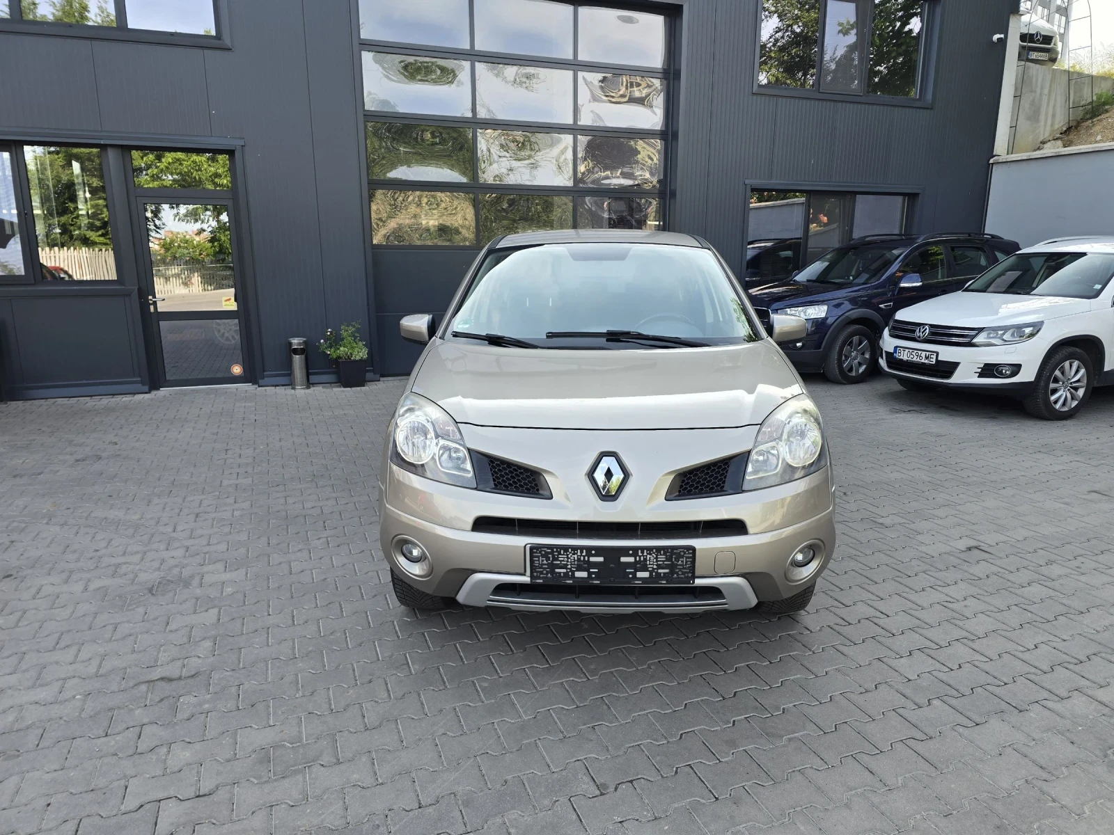 Renault Koleos 2.5 бензин газ, снимка 3 - Автомобили и джипове - 54757766