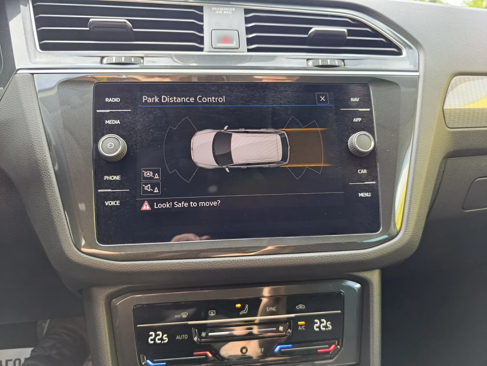 VW Tiguan 1.5TSI 150hp Гаранция до 04.2028, снимка 14 - Автомобили и джипове - 54837107