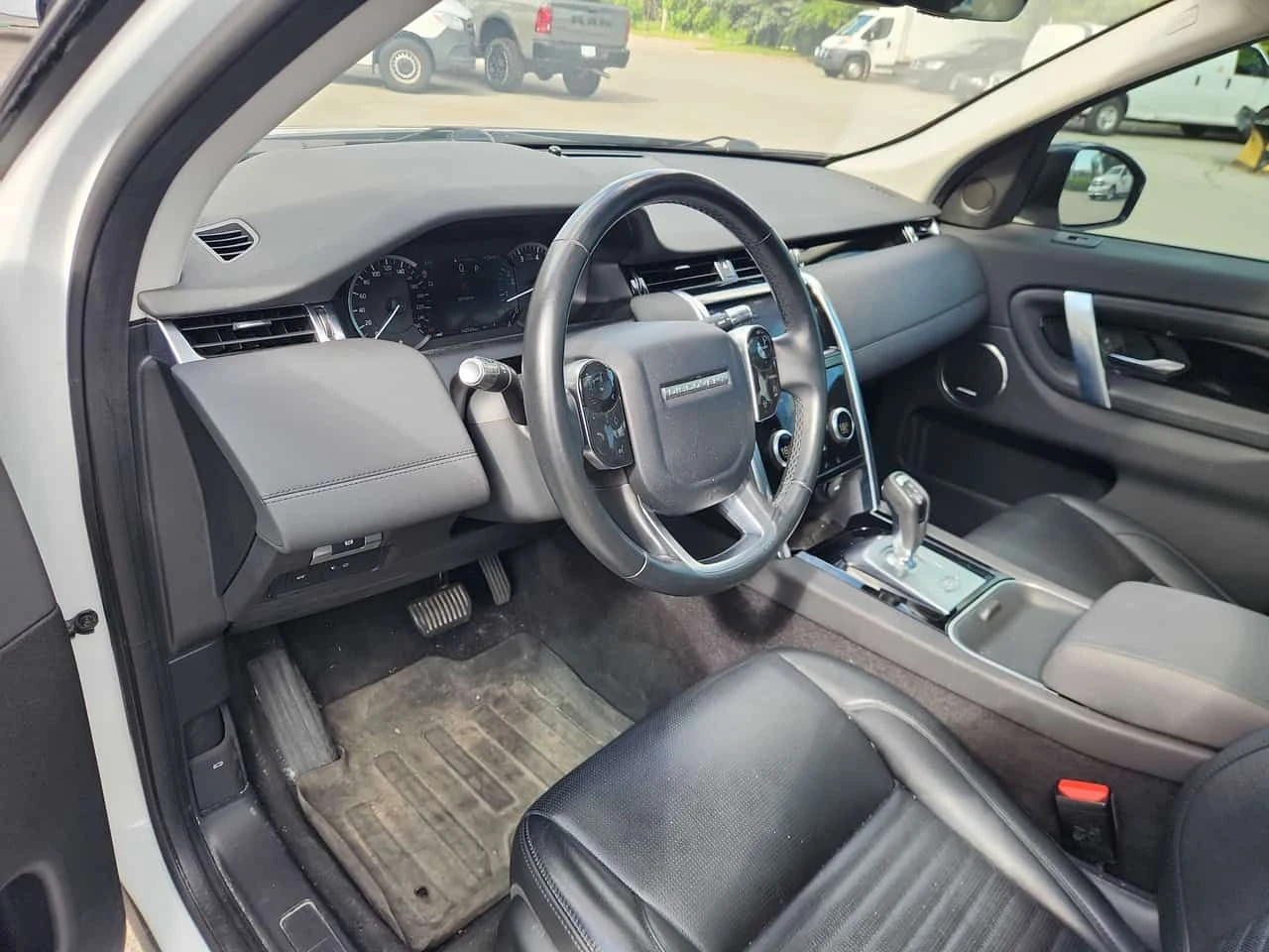 Land Rover Discovery Sport MERIDIAN| PANO| LANE ASSIST| , снимка 7 - Автомобили и джипове - 54940317