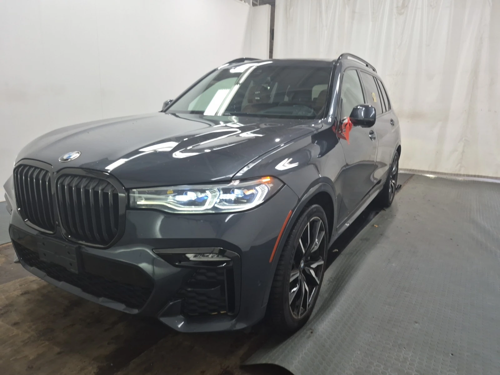 BMW X7 XDRIVE40I| M-ПАКЕТ| SWAROWSKI| LASER| HUD| 360| 