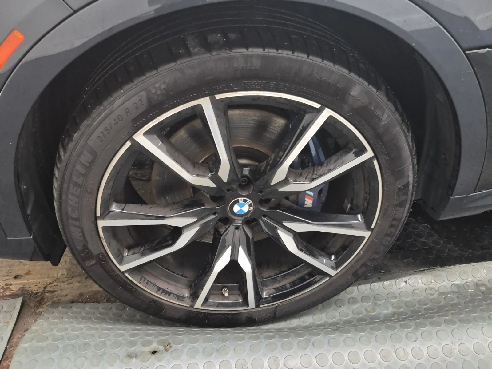 BMW X7 XDRIVE40I| M-ПАКЕТ| SWAROWSKI| LASER| HUD| 360| , снимка 7 - Автомобили и джипове - 55103036