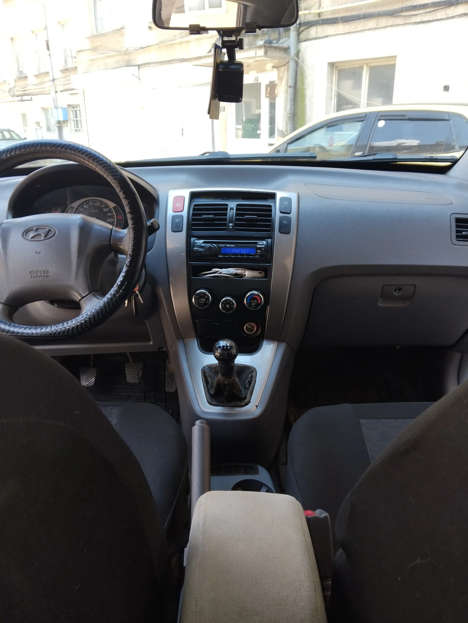 Hyundai Tucson 2.0crdi, снимка 5 - Автомобили и джипове - 55394082