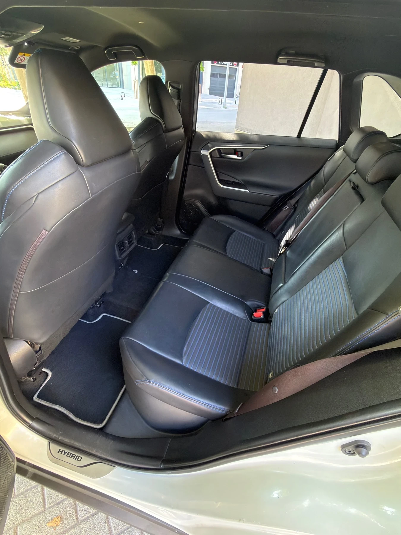 Toyota Rav4 BI-TONE 4х4 PREMIUM 360  Пълен сервиз, снимка 14 - Автомобили и джипове - 55424894