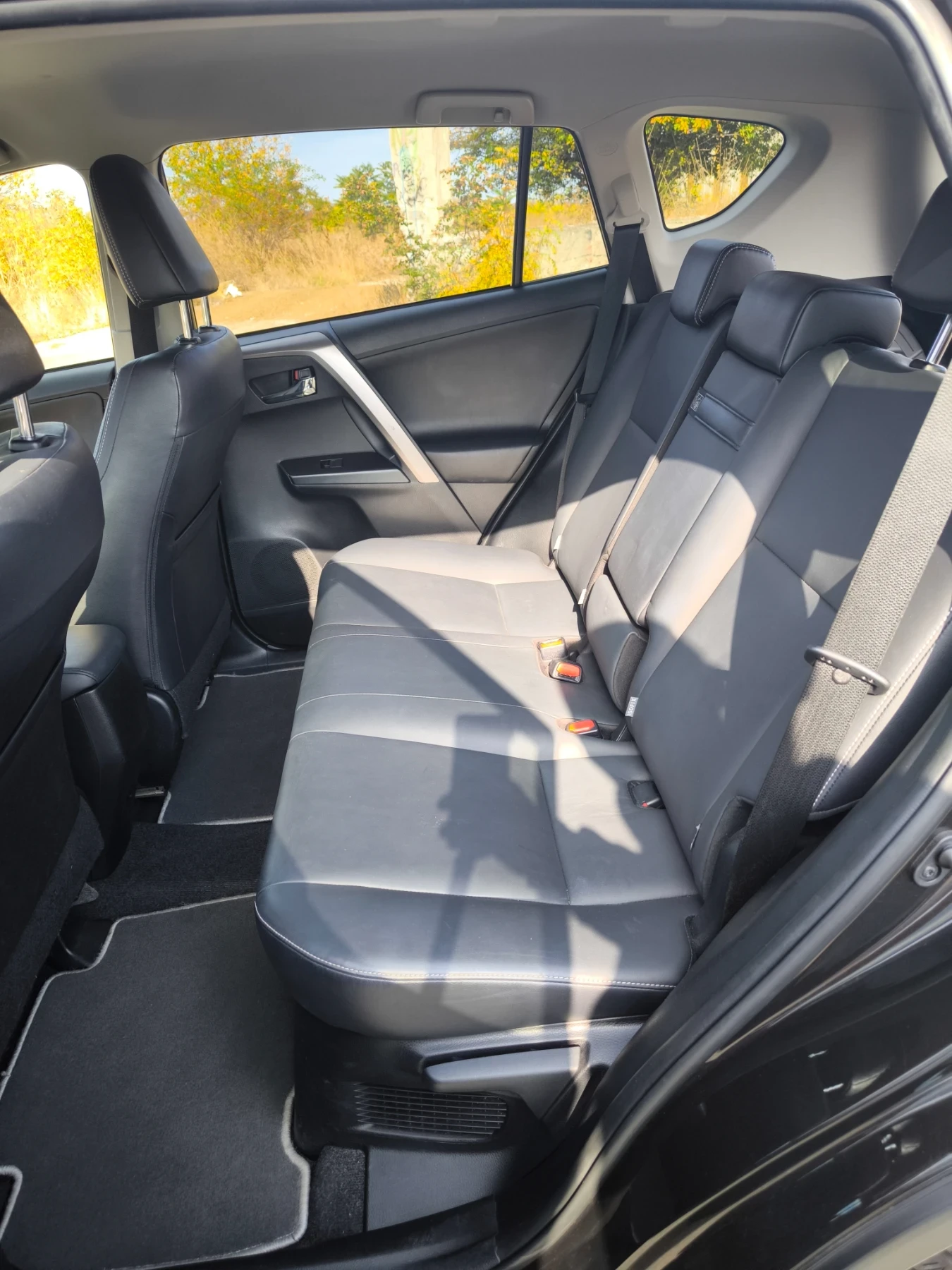 Toyota Rav4 2.5 Hybrid Full LED Exclusive 4x4 360 | Mobile.bg � ����������� 10