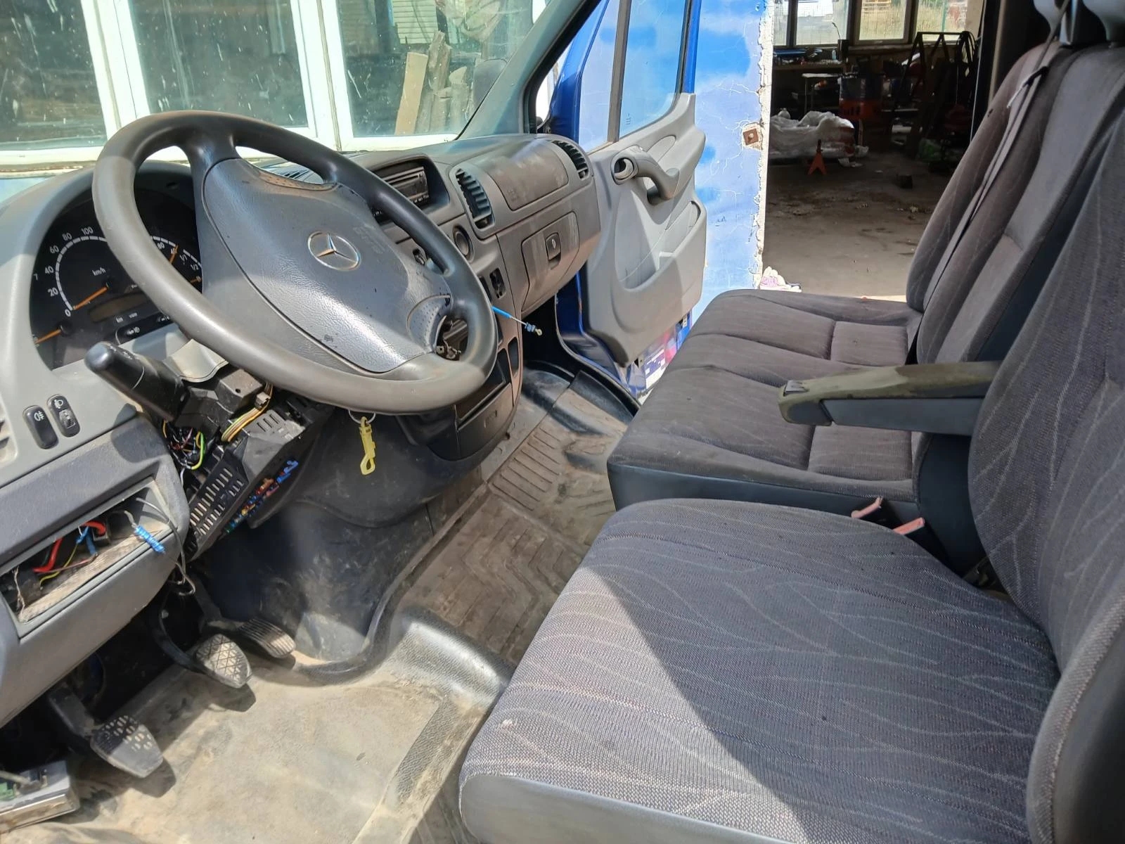 Mercedes-Benz Sprinter 311 Средна база, снимка 10 - Бусове и автобуси - 55316372