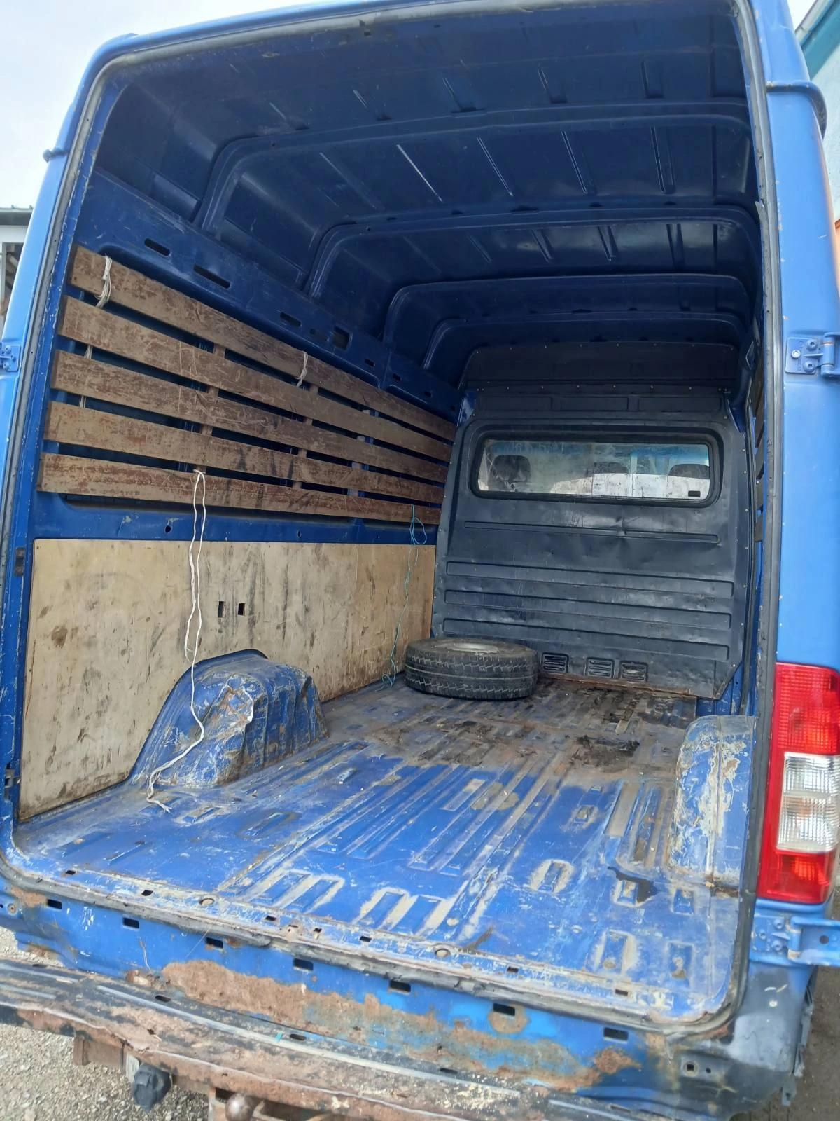 Mercedes-Benz Sprinter 311 Средна база, снимка 13 - Бусове и автобуси - 55316372