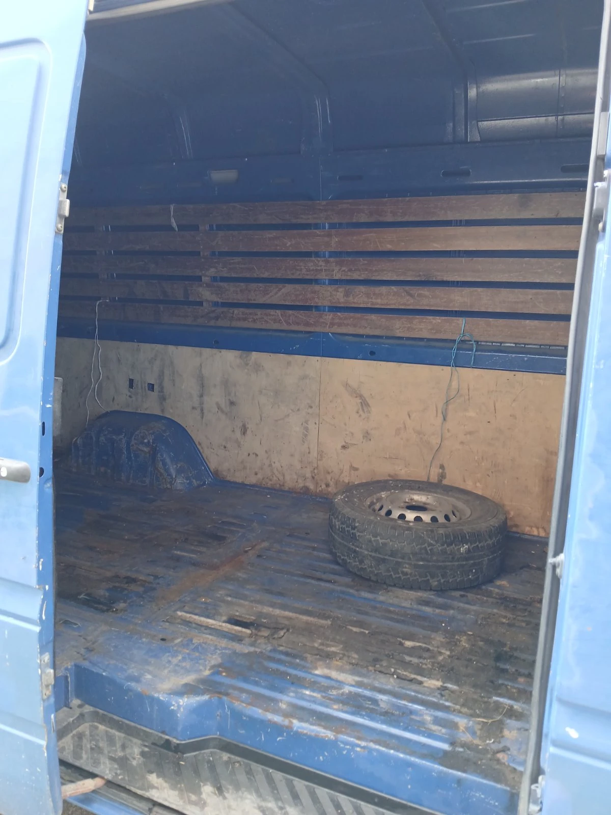 Mercedes-Benz Sprinter 311 Средна база, снимка 14 - Бусове и автобуси - 55316372
