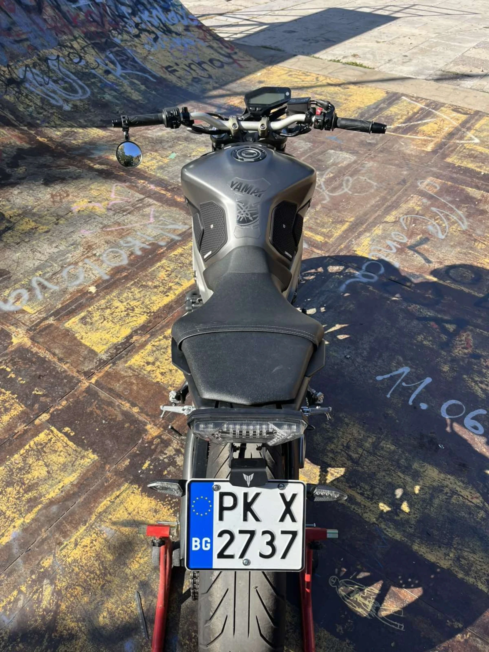 Yamaha Mt-09 ПЕРФЕКТЕН, снимка 6 - Мотоциклети и мототехника - 56376345