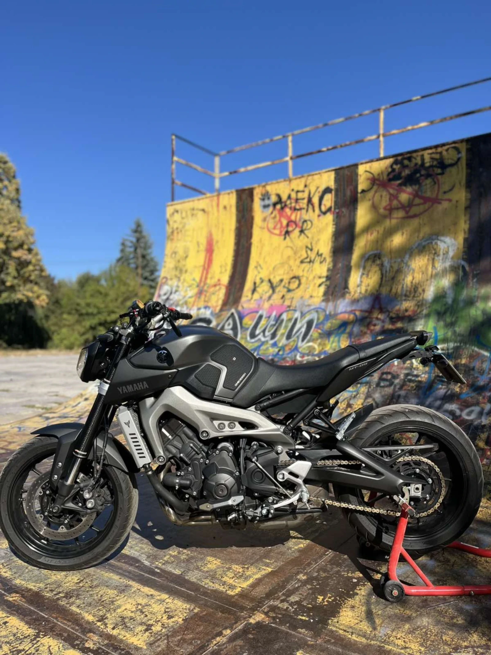 Yamaha Mt-09 ПЕРФЕКТЕН, снимка 3 - Мотоциклети и мототехника - 56376345