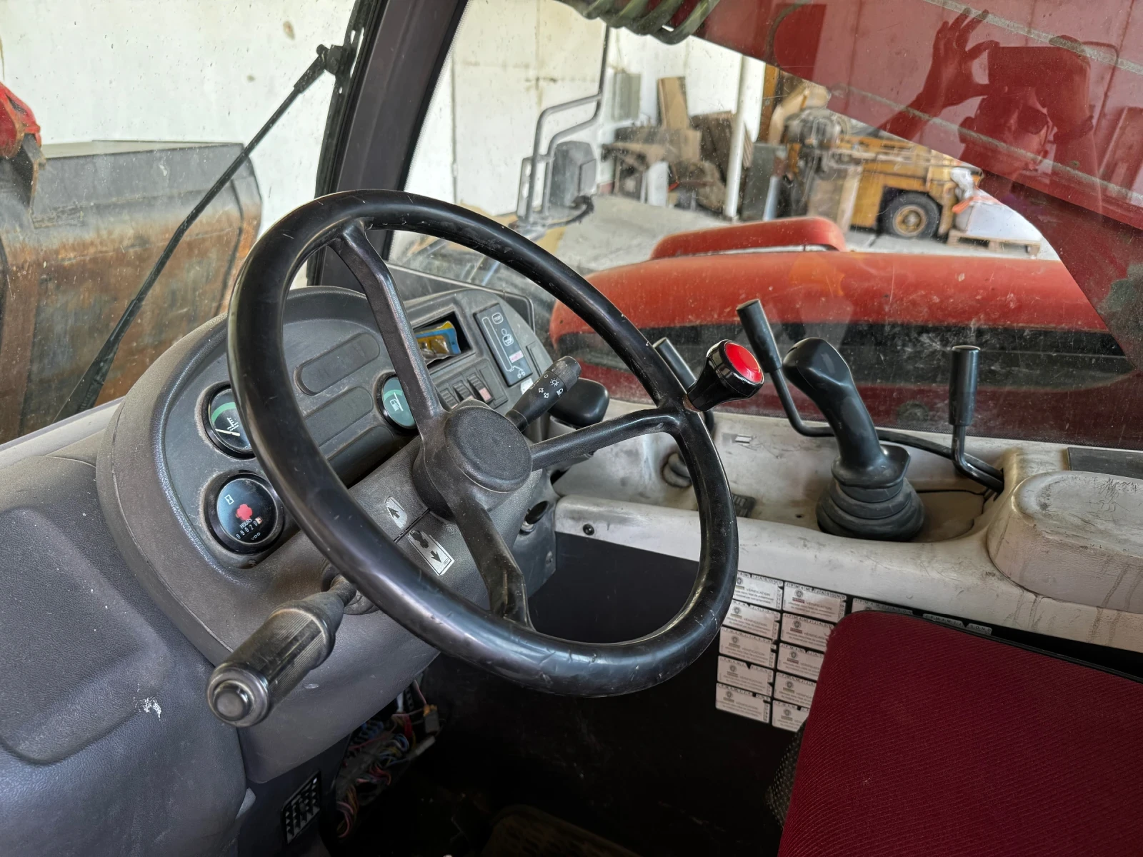 Телескопичен товарач Manitou MT732, снимка 5 - Селскостопанска техника - 55613395