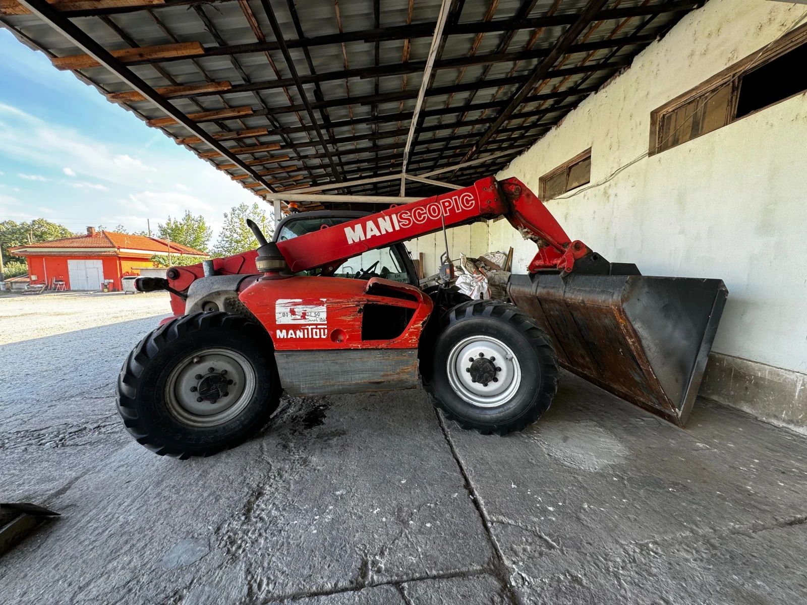 Телескопичен товарач Manitou MT732, снимка 2 - Селскостопанска техника - 55613395