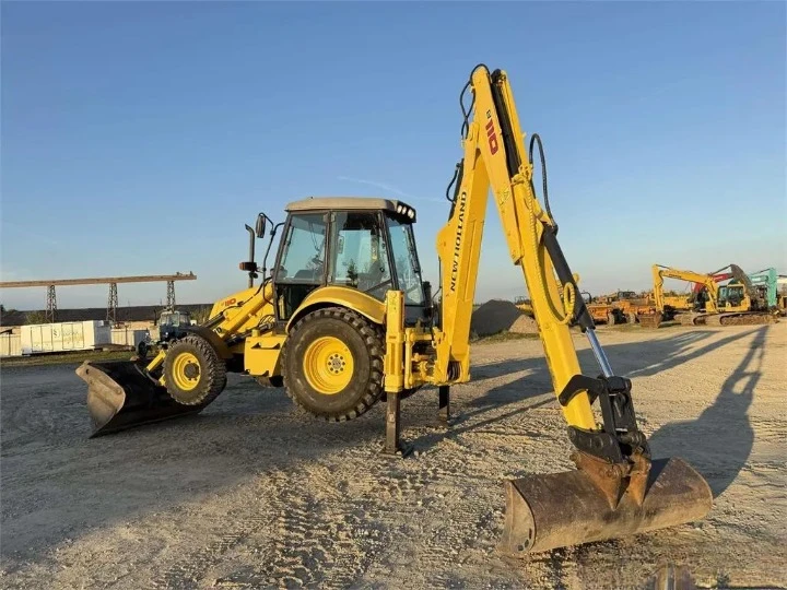 Багер New Holland B110-4PT - изображение 3