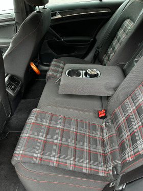 VW Golf Golf GTI 2.0 бензин 250к.с в ТоП СъСтОяНиеЕ, снимка 12 - Автомобили и джипове - 40151734
