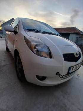 Toyota Yaris Цяла или на части, снимка 3