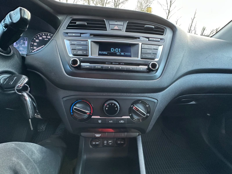 Hyundai I20 BENZIN* KLIMA* TOP* EVRO6, снимка 13 - Автомобили и джипове - 48711858