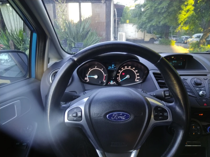 Ford Fiesta 1.6 tdci ECOnetic, снимка 9 - Автомобили и джипове - 52598336