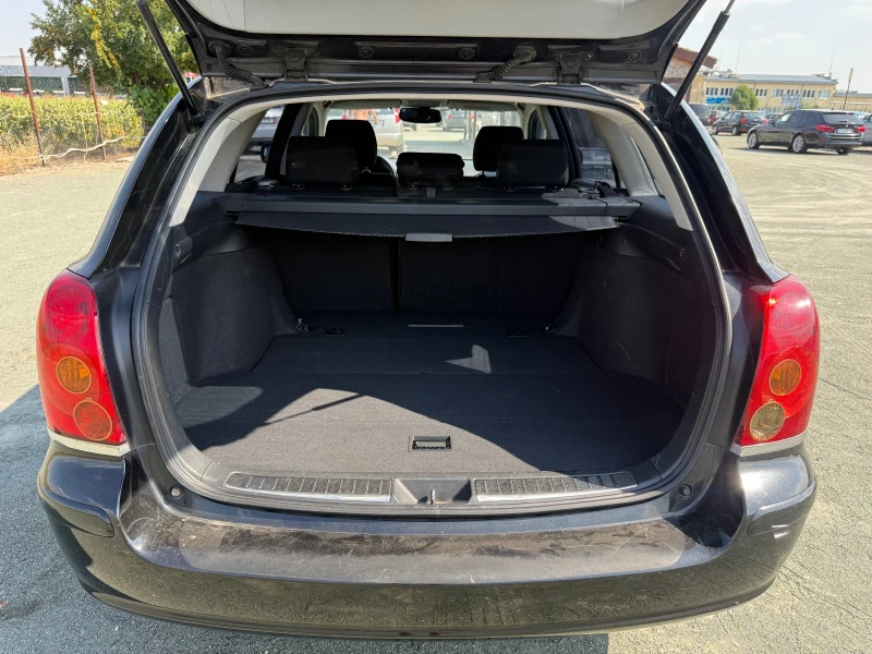 Toyota Avensis 1.8, снимка 11 - Автомобили и джипове - 50965209