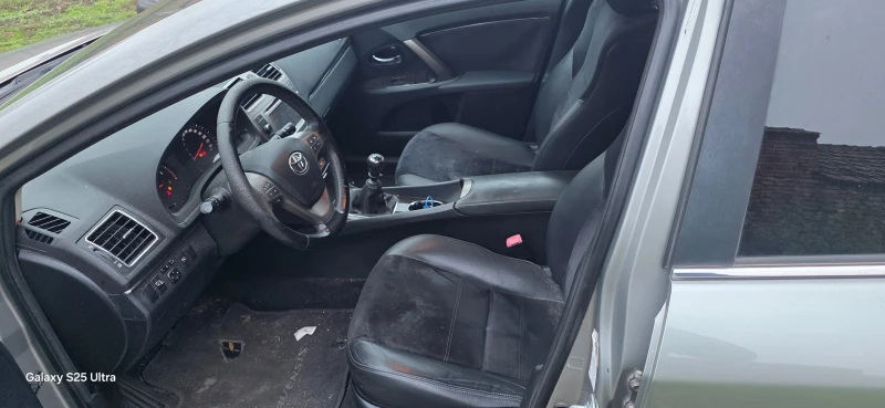 Toyota Avensis, снимка 8 - Автомобили и джипове - 52311505