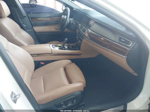 BMW 740 M Sport - изображение 5
