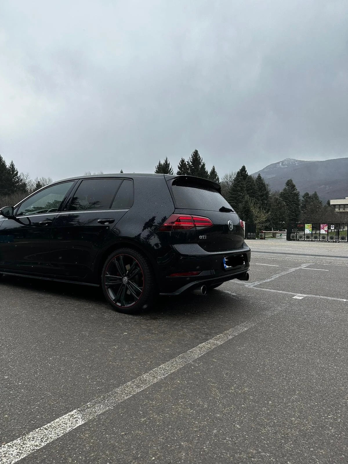 VW Golf Golf GTI 2.0 бензин 250к.с в ТоП СъСтОяНиеЕ - изображение 8