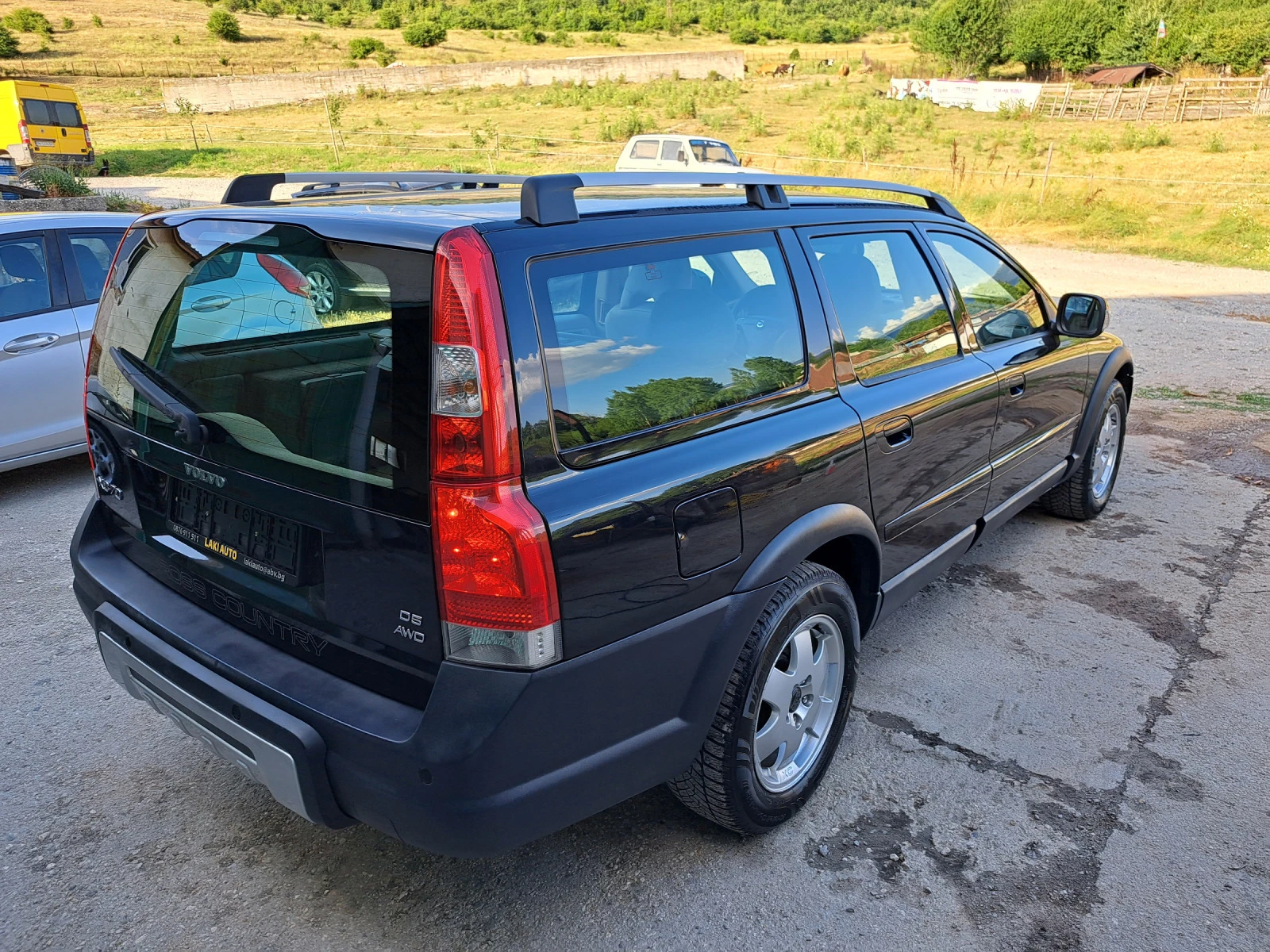 Volvo Xc70 2.4D5 CrossCountry 4x4 - изображение 4