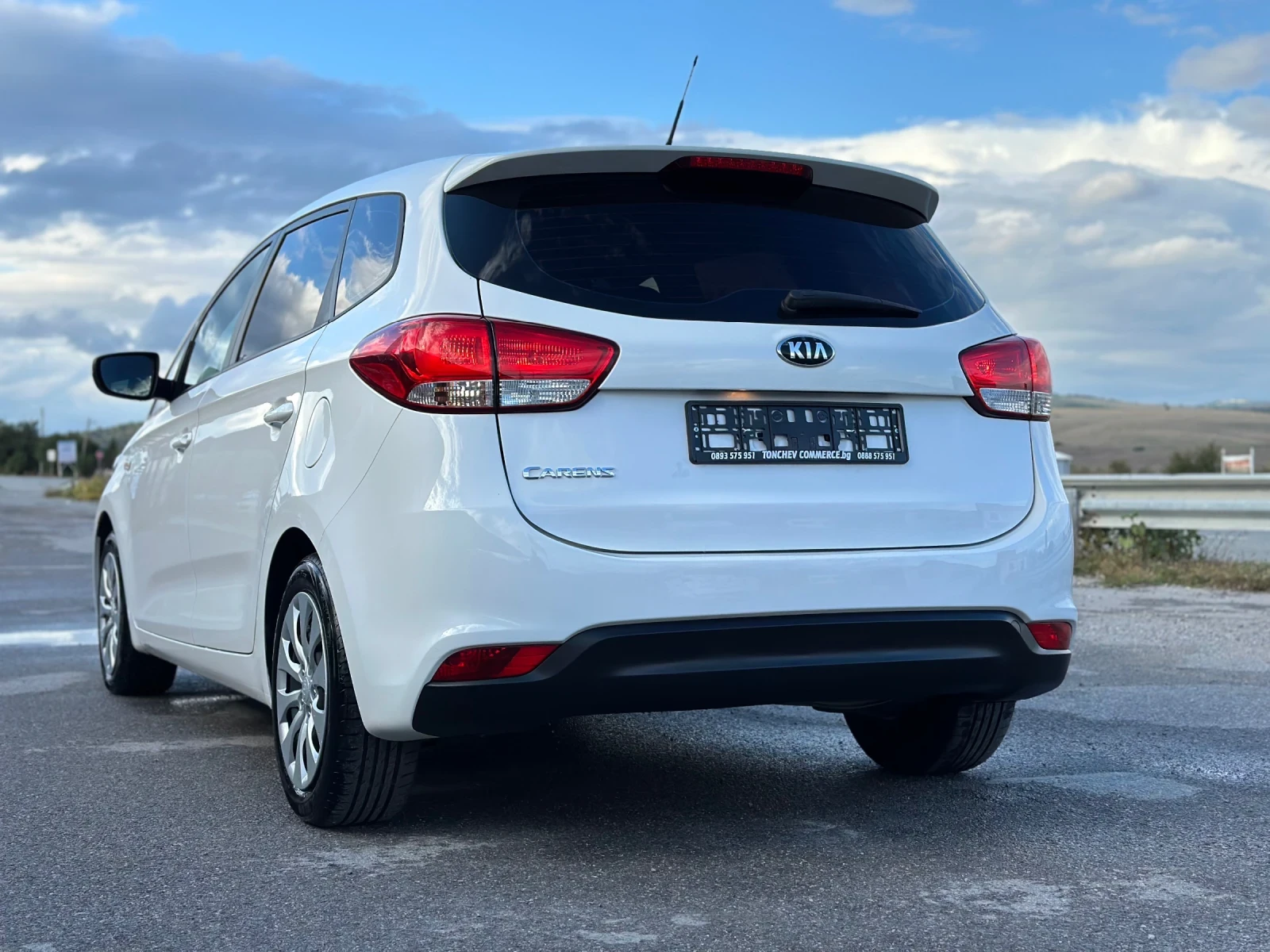 Kia Carens 1.6i-FACE-168.000km-NEW-LED-AVTOPILOT-TOP-TOP-TOP - изображение 4