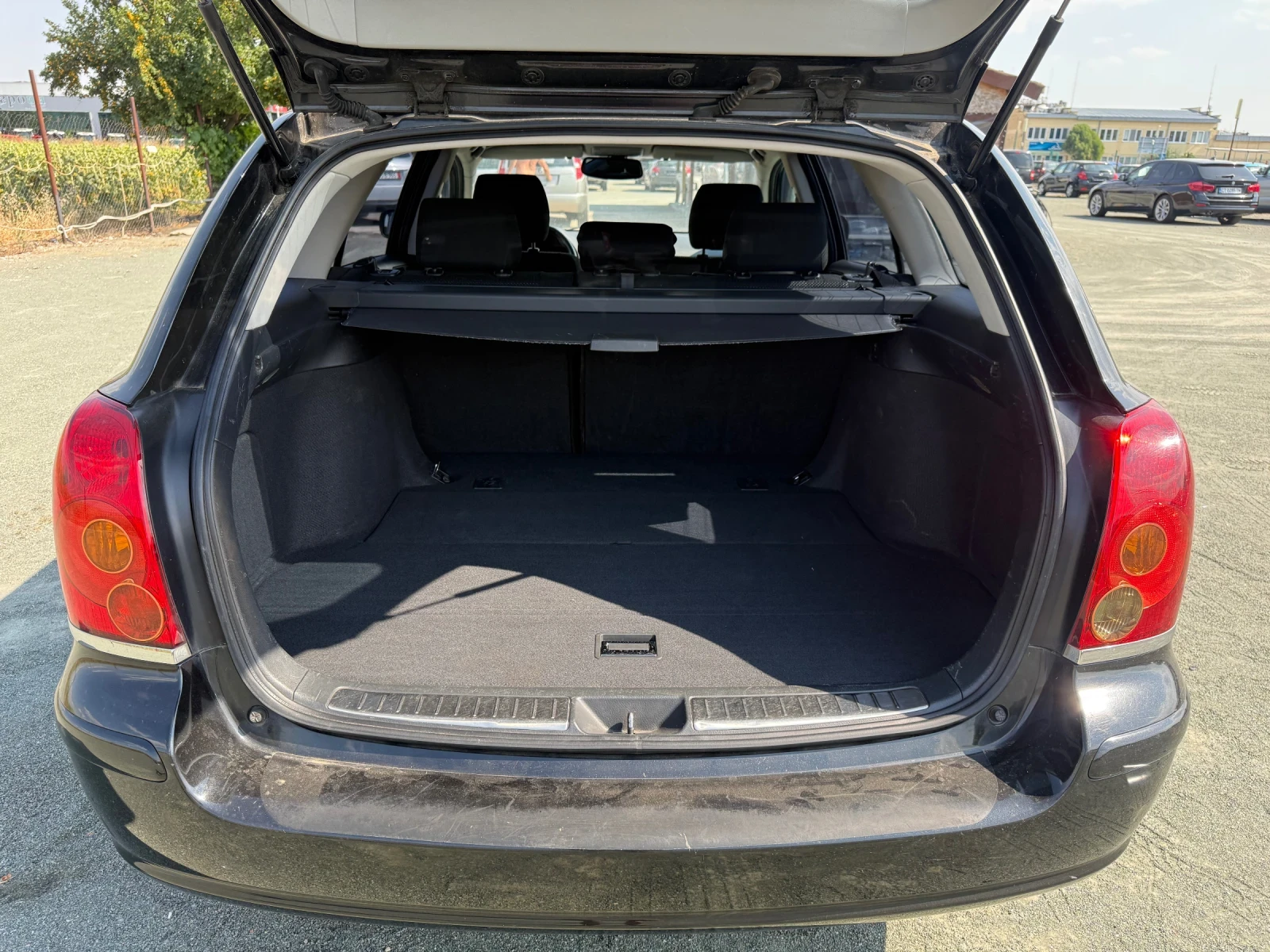 Toyota Avensis 1.8 | Mobile.bg — изображение 11