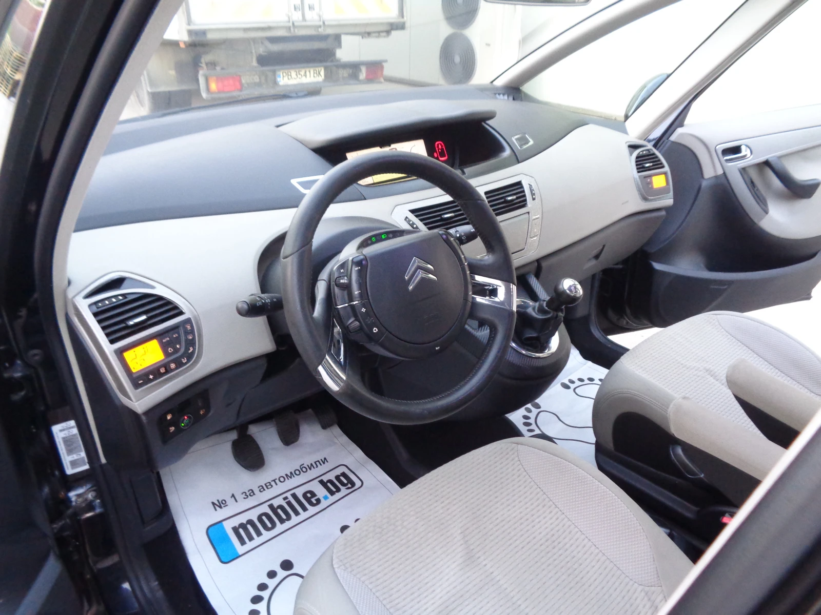 Citroen C4 Picasso 1.8-16V-125-BARTER-LIZING | Mobile.bg — изображение 11