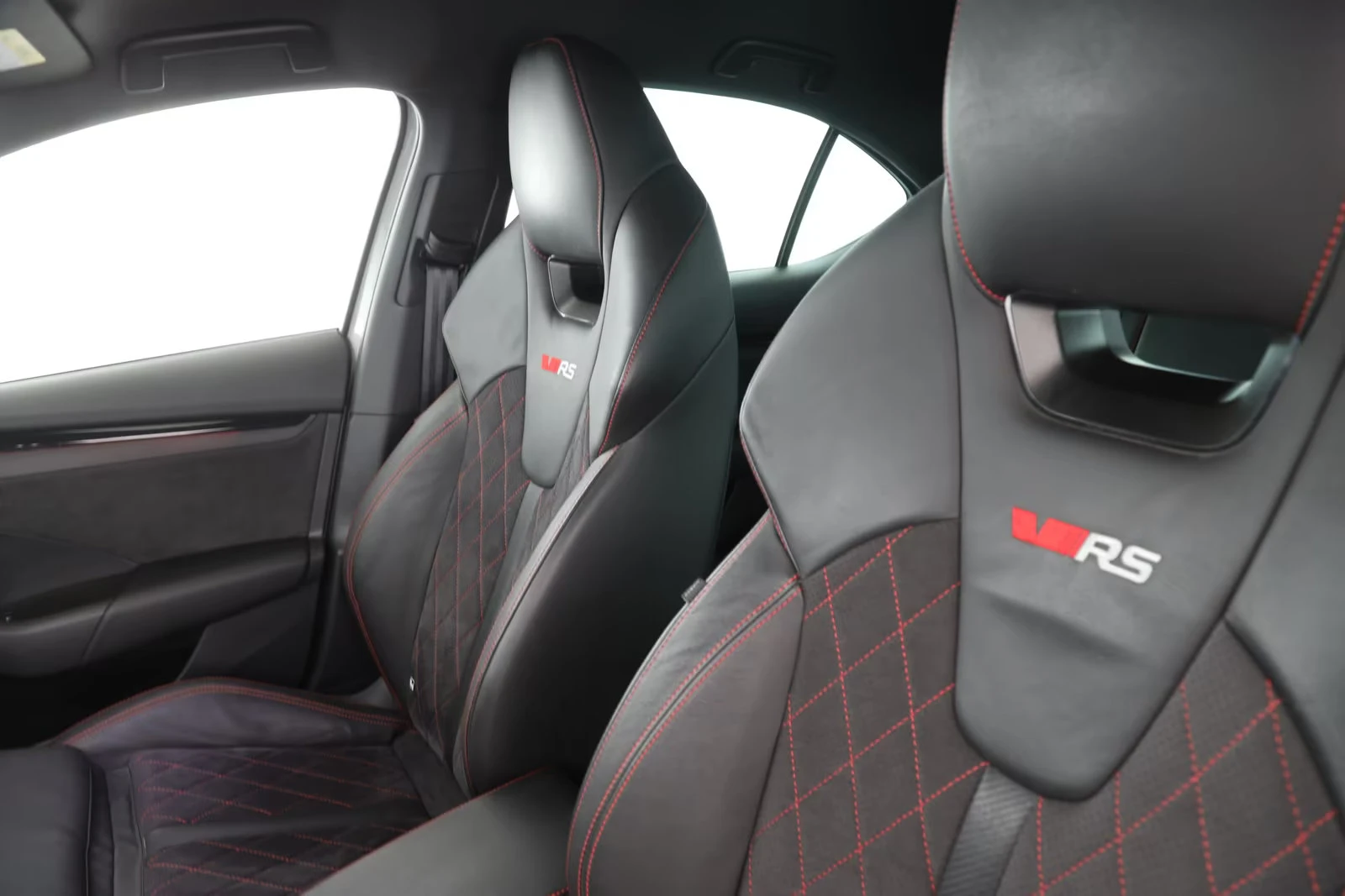 Skoda Octavia 2.0TSI/vRS/245HP/DSG/ACC/AMBI/KLESS/MEMO/HUD/833f | Mobile.bg   14