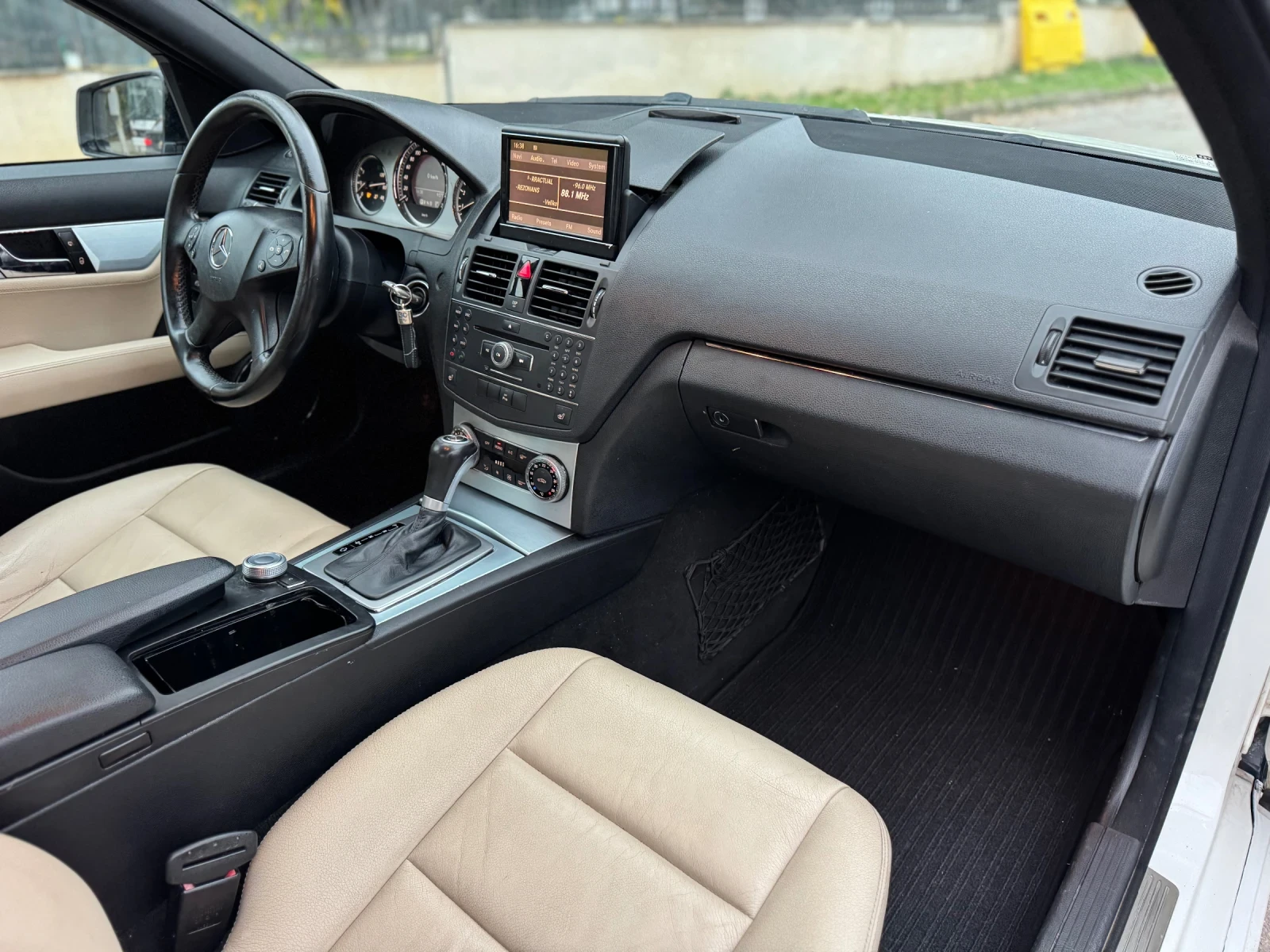 Mercedes-Benz C 300 i AMG - изображение 7