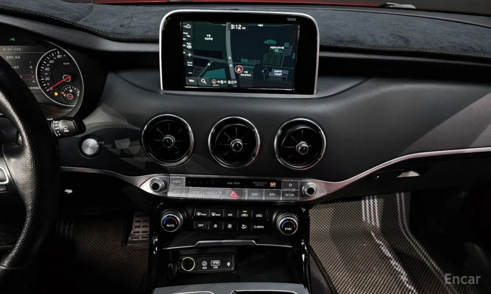 Kia Stinger 3.3i GT TURBO/AWD/ПАНОРАМА/ОБДУХВАНЕ/HEAD UP/F1/, снимка 12 - Автомобили и джипове - 53954456