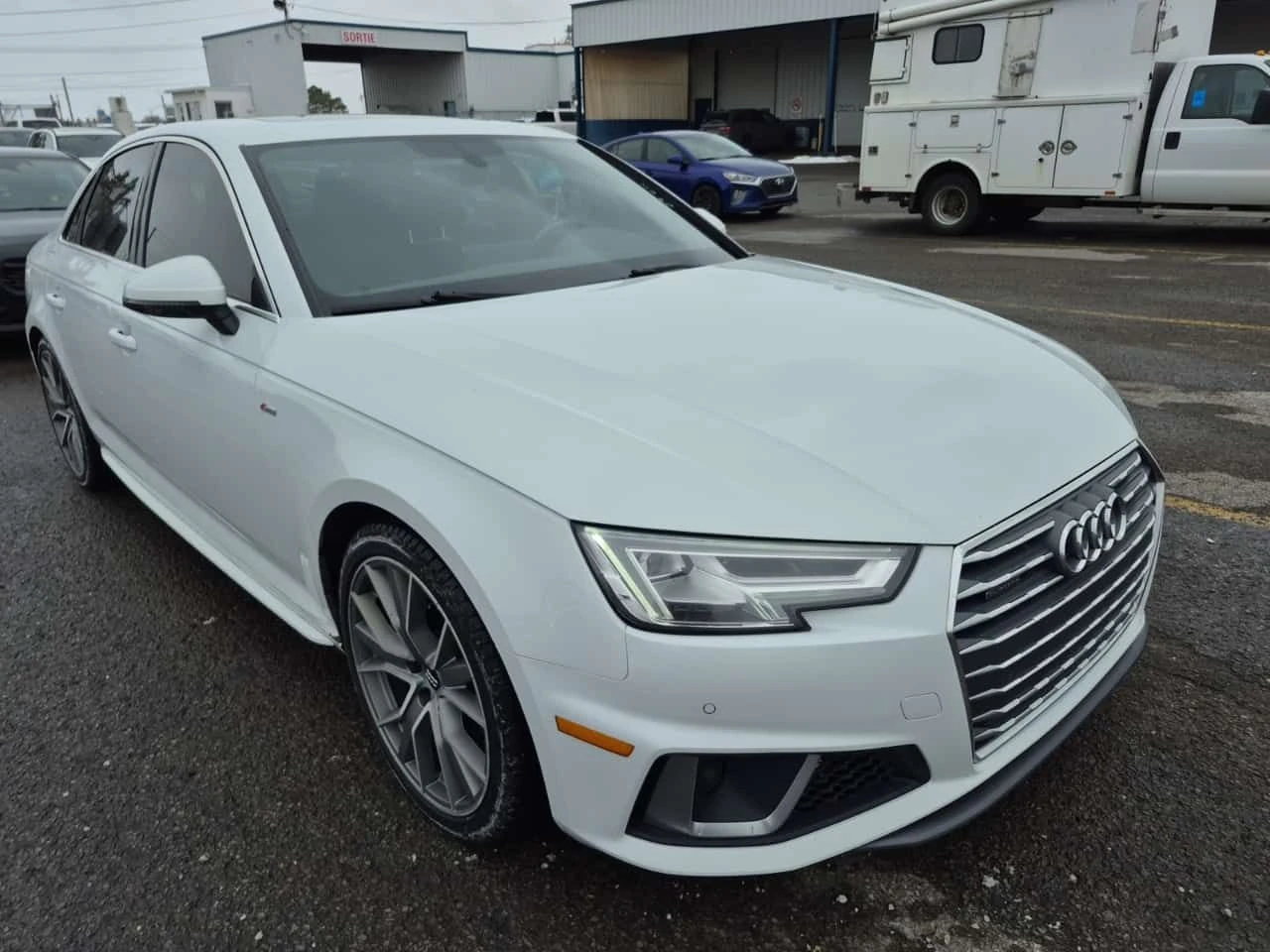 Audi A4 * PROGRESSIV * CARFAX * ЦЕНА ДО БГ, снимка 2 - Автомобили и джипове - 53960970