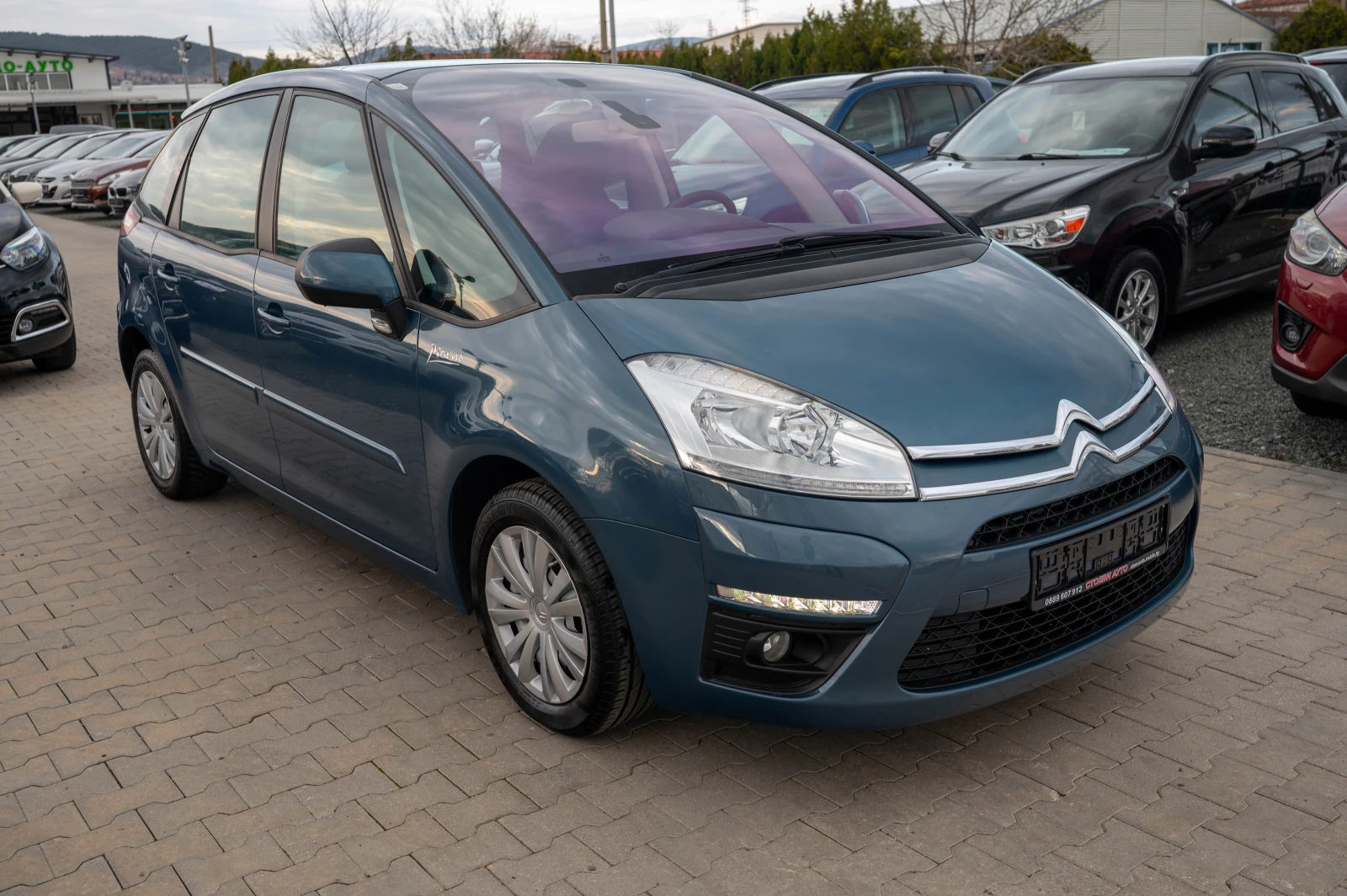 Citroen C4 Picasso 1.6i* 120кс* бензин* фейс* LED, снимка 5 - Автомобили и джипове - 53984320