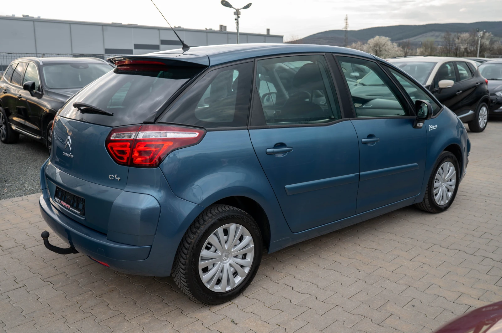 Citroen C4 Picasso 1.6i* 120кс* бензин* фейс* LED, снимка 7 - Автомобили и джипове - 53984320